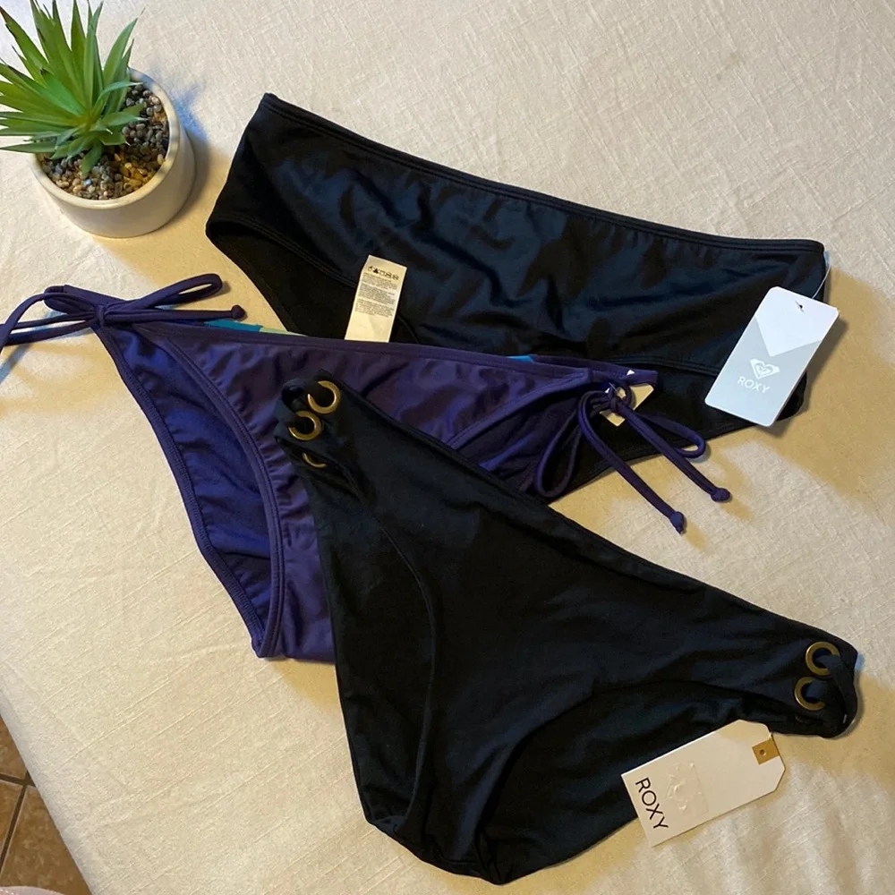 3 Roxy bathing suit bottoms - Picture 1 of 2